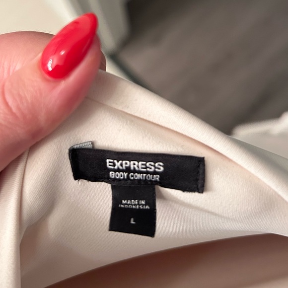 Express body contour bodysuit - Picture 2 of 3